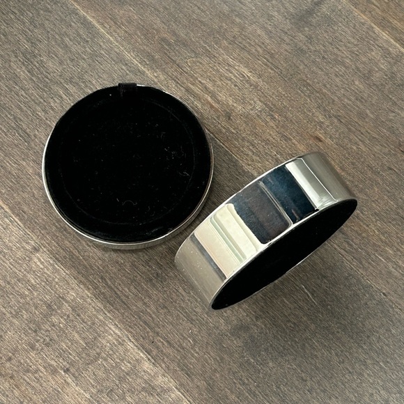 INDIGO Photo Jewellery Box, Silver with Black Velvet and Mint Border, Round - Picture 8 of 9